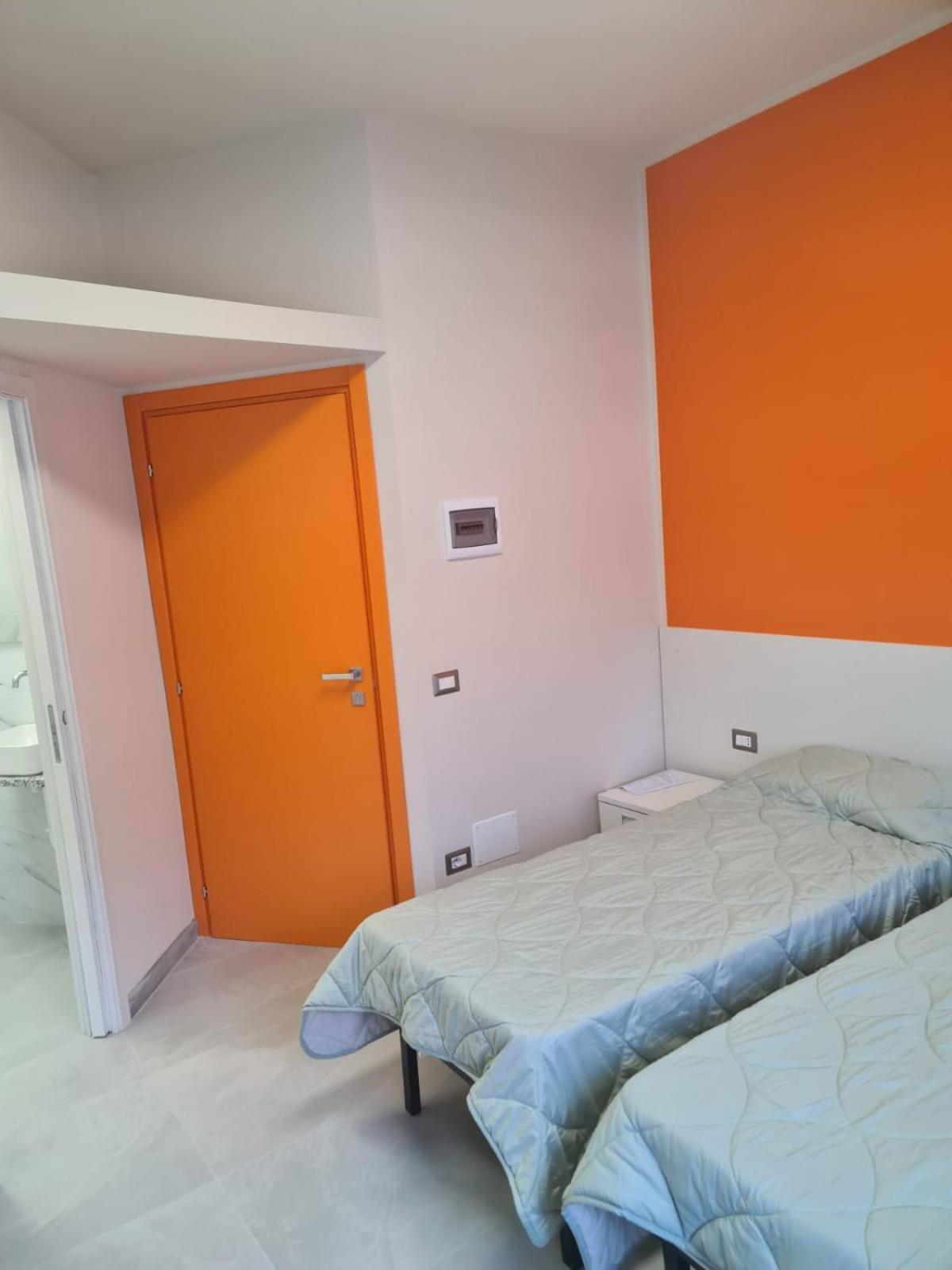 Arcobaleno By Dimora Chic Hotel Novara Exterior foto